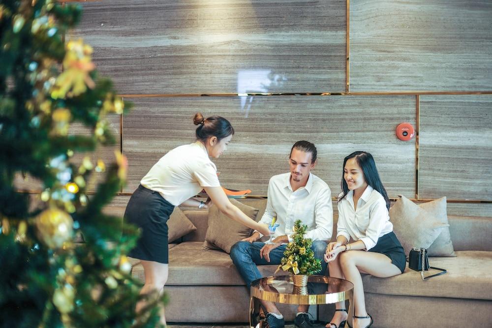 Khách sạn Grand Sunrise Boutique 4*